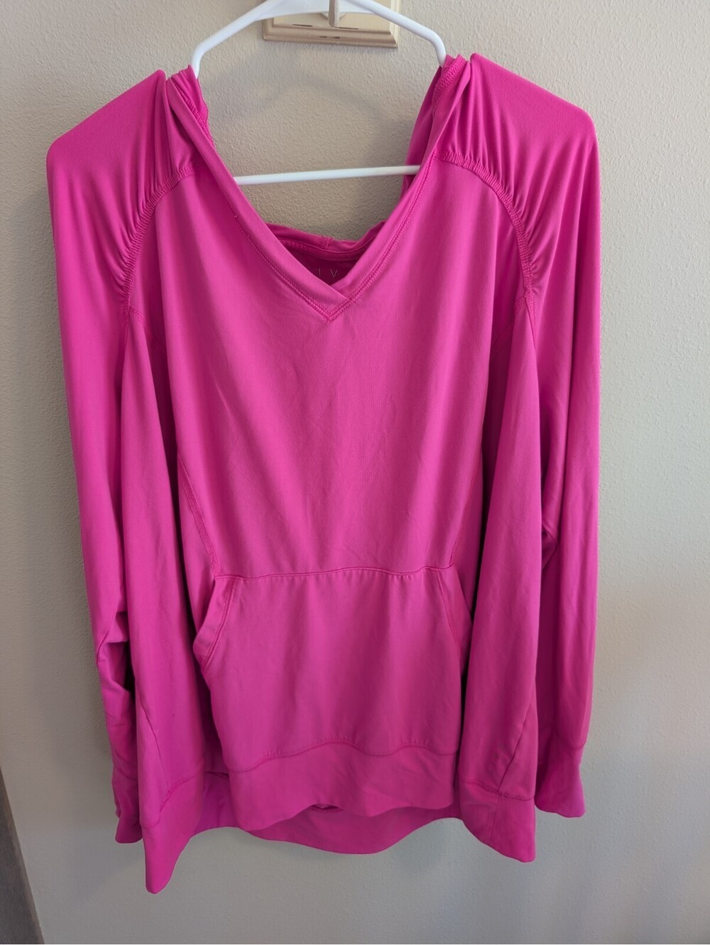 Livi Active Lane Bryant Women's 26/28 4x Bright Pink Long Sleeve Top W/Hood EUC